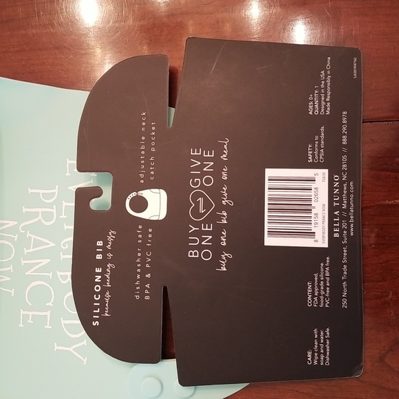 Silicone bib - Picture 2 of 2